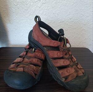 Keen hiking sandals